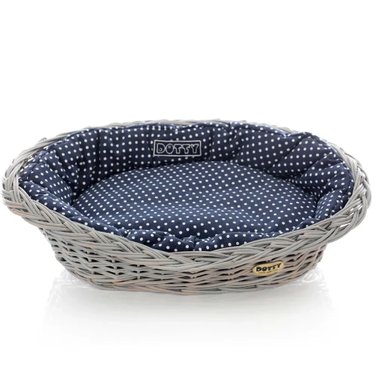 Legowisko w koszyku wiklinowym malowanym na kolor szary, bawełniane legowisko granatowe w białe groszki