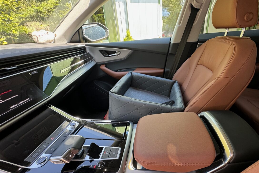 Z wodoodpornym materacykiem